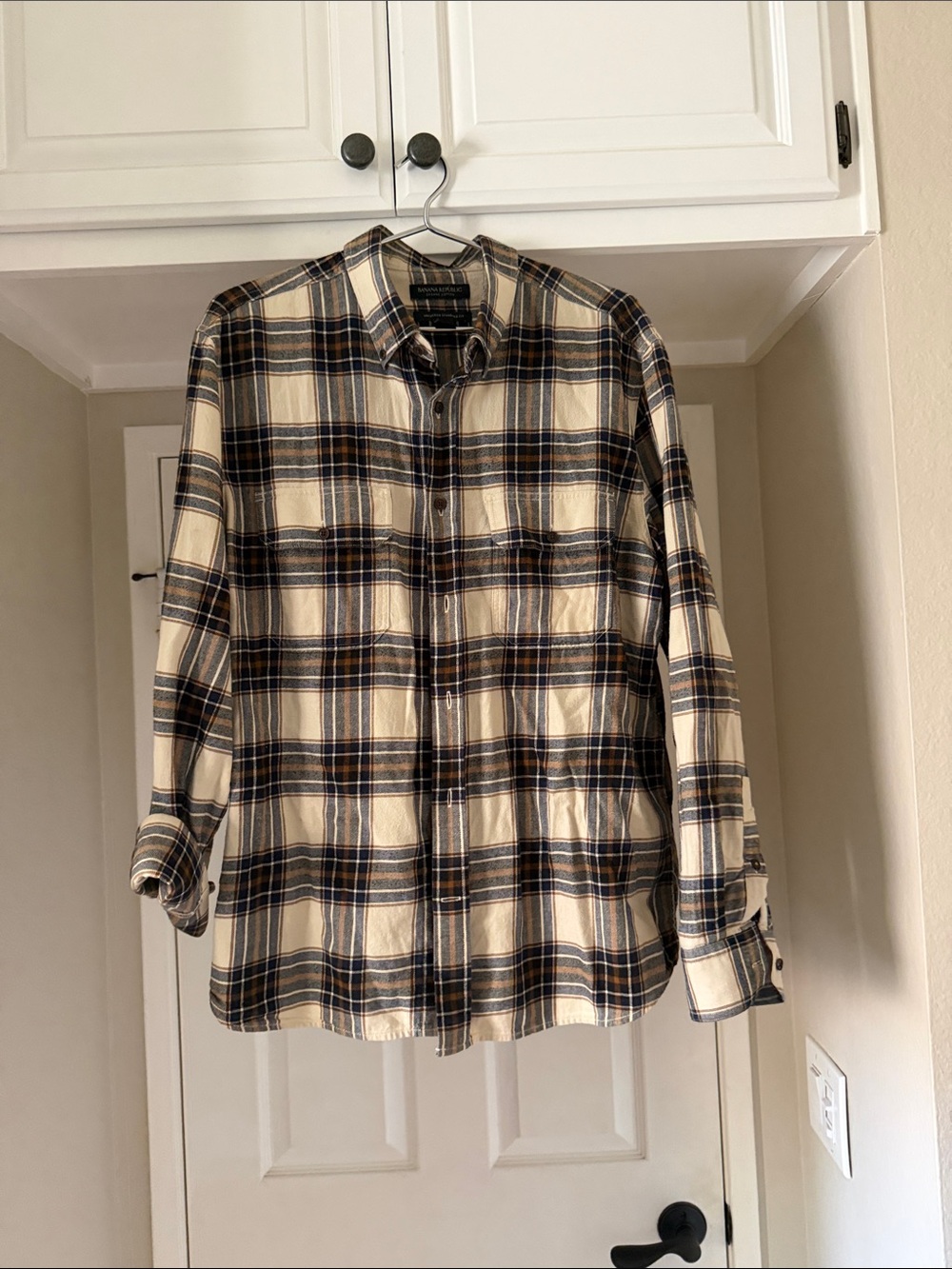 Banana Republic 100% Cotton Men's Plaid Button-Up Shirt - Cream & Navy
